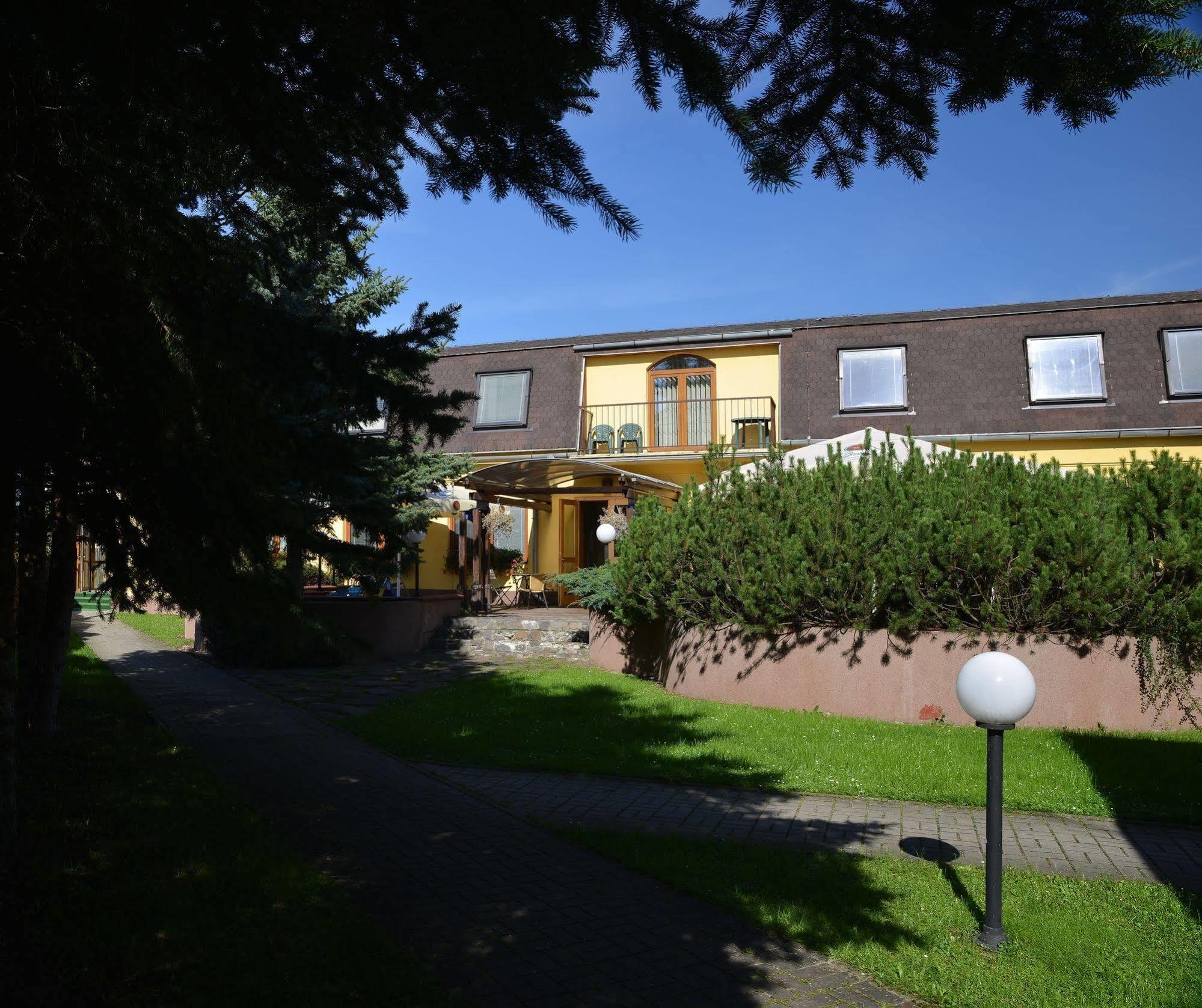 Penzion Agrothermal Bešeňová Eksteriør bilde