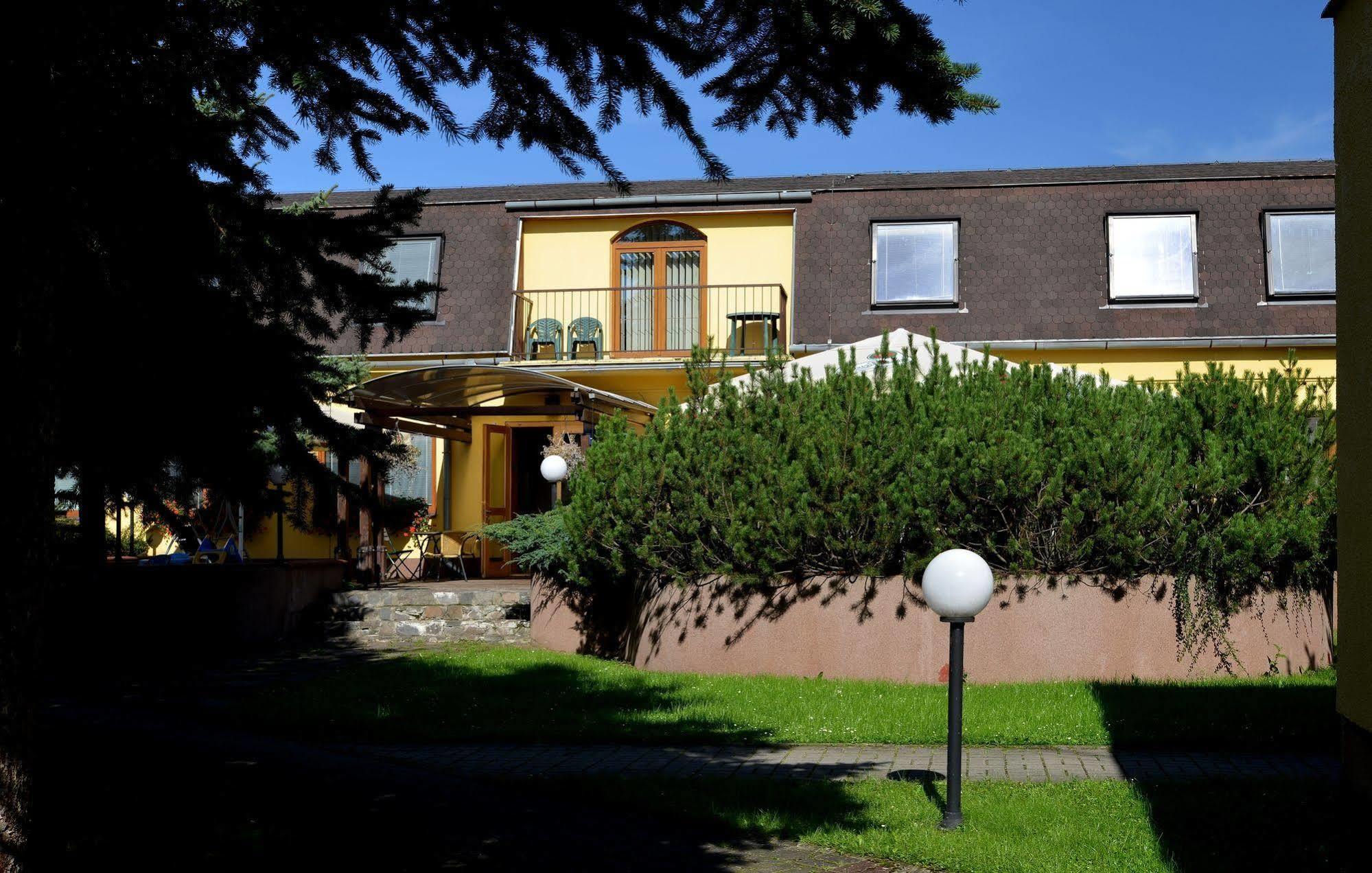 Penzion Agrothermal Bešeňová Eksteriør bilde